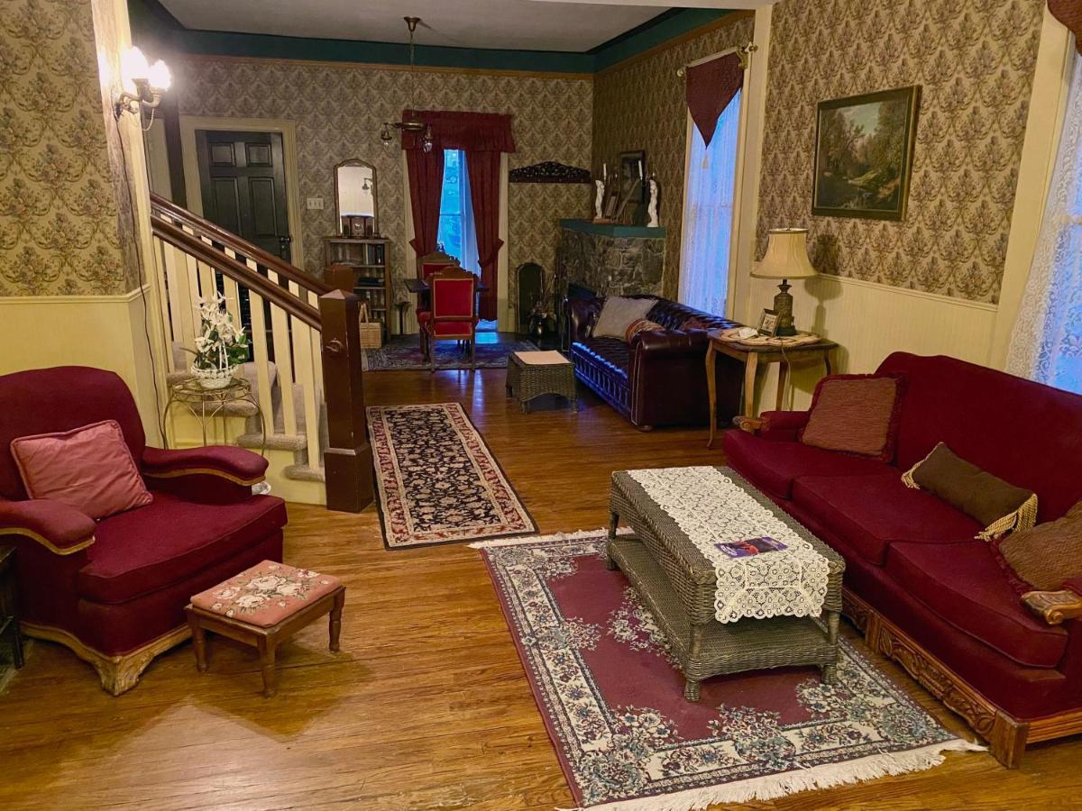 Pansy'S Parlor Bed & Breakfast Golden Esterno foto
