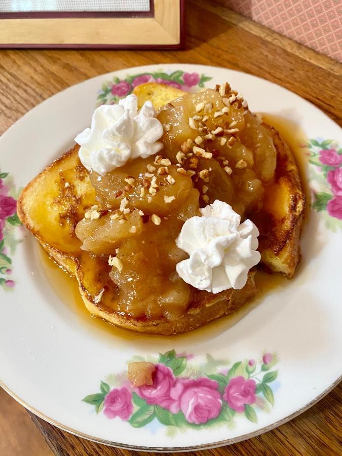 Pansy'S Parlor Bed & Breakfast Golden Esterno foto