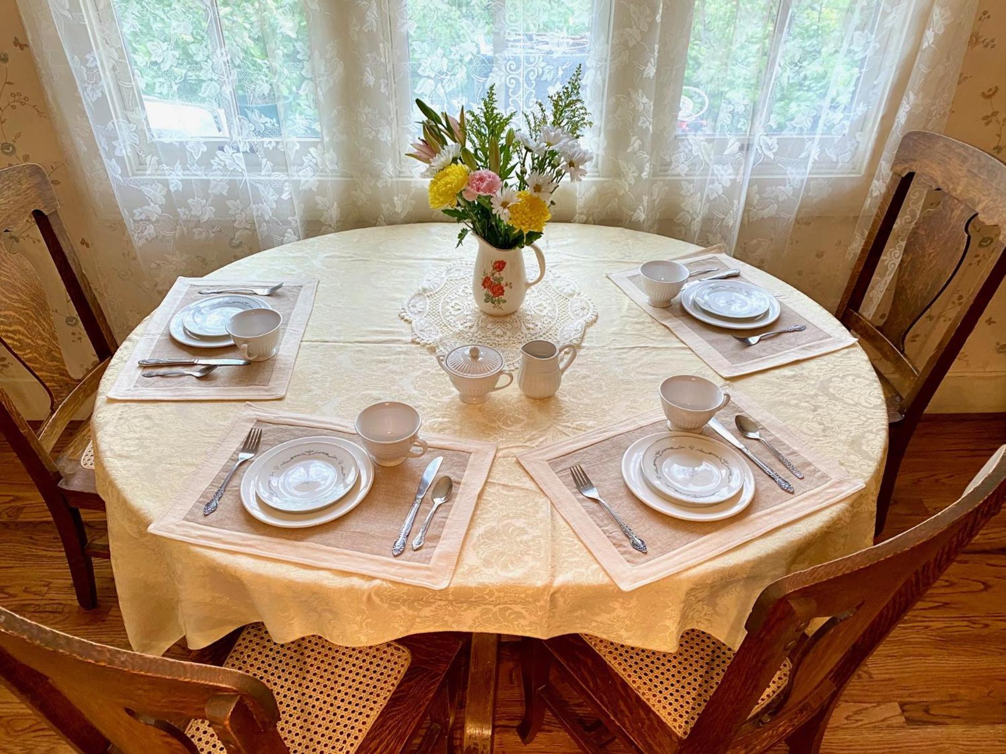 Pansy'S Parlor Bed & Breakfast Golden Esterno foto