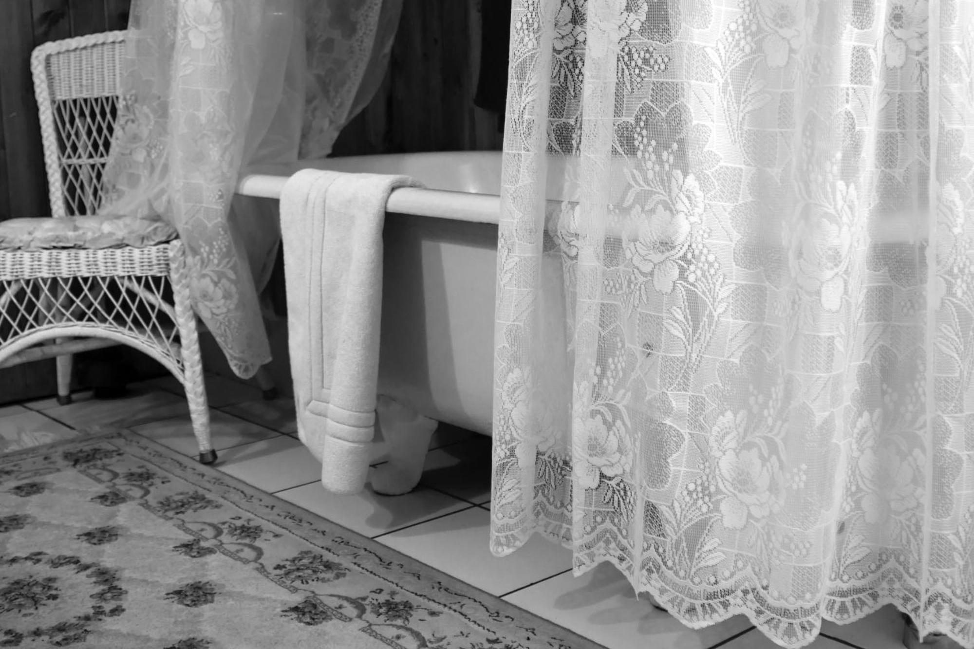 Pansy'S Parlor Bed & Breakfast Golden Esterno foto
